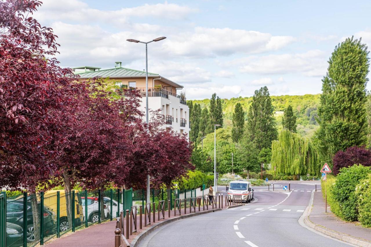 Apartament Chic Apart With Parking Mantes-la-Jolie Zewnętrze zdjęcie