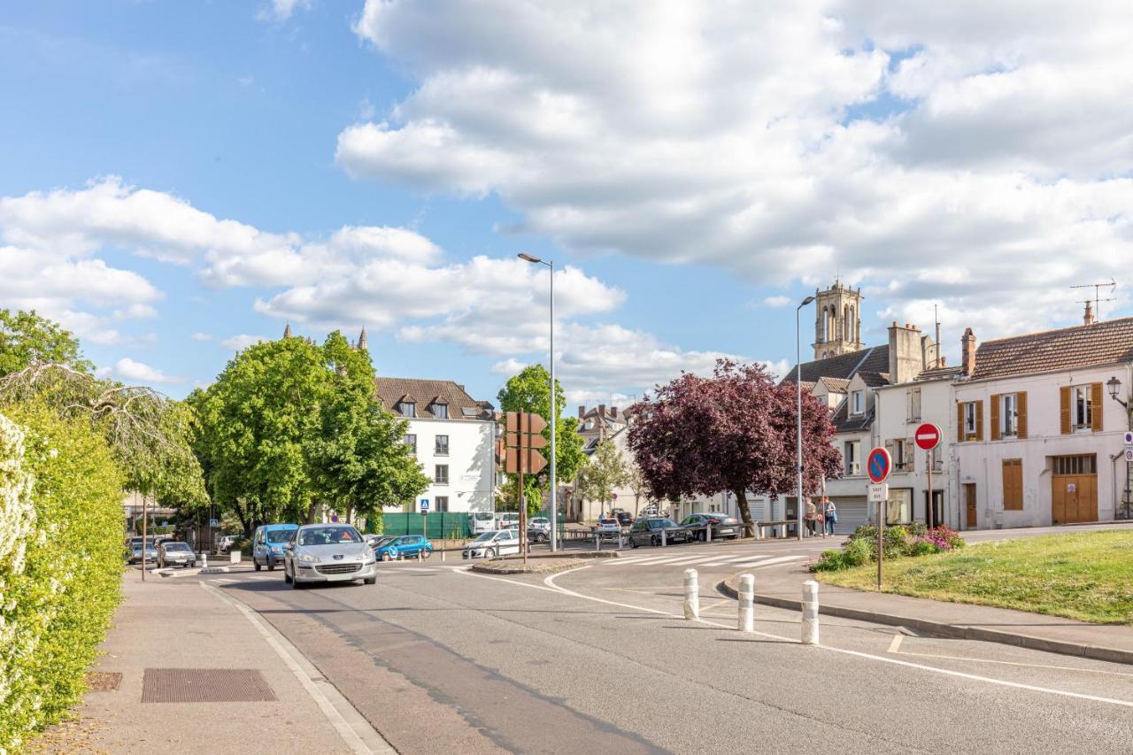 Apartament Chic Apart With Parking Mantes-la-Jolie Zewnętrze zdjęcie